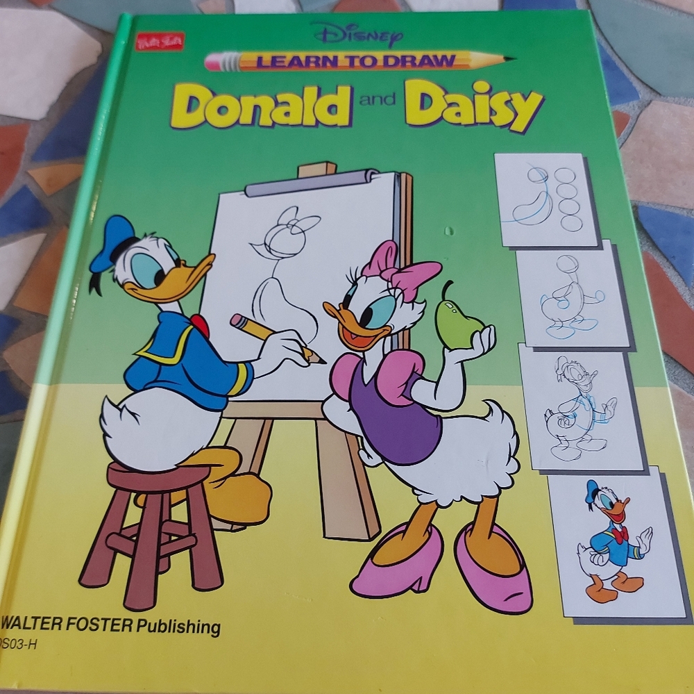 Donald and Daisy Learn to Draw Book